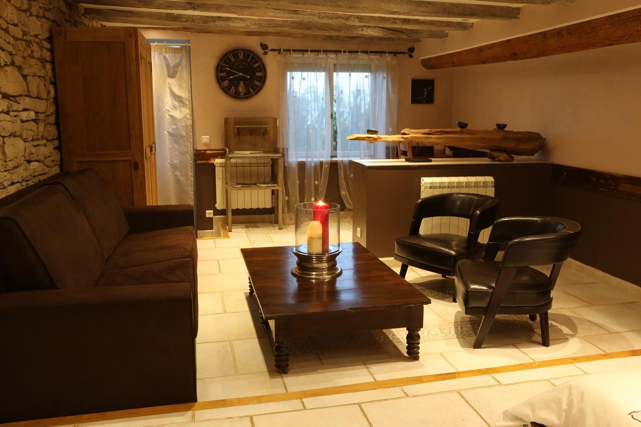 Chambres D'Hotes Le Repere Des Anges Et Spa Larnod Zewnętrze zdjęcie
